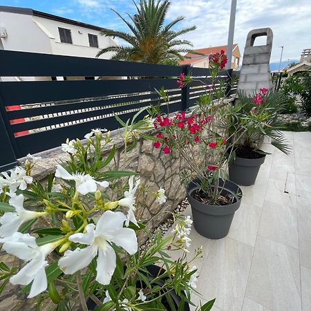 Apartmenthouse Ines วีร์ ภายนอก รูปภาพ