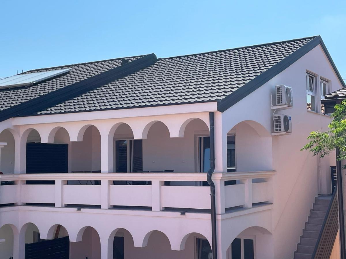 Apartmenthouse Ines วีร์ ภายนอก รูปภาพ
