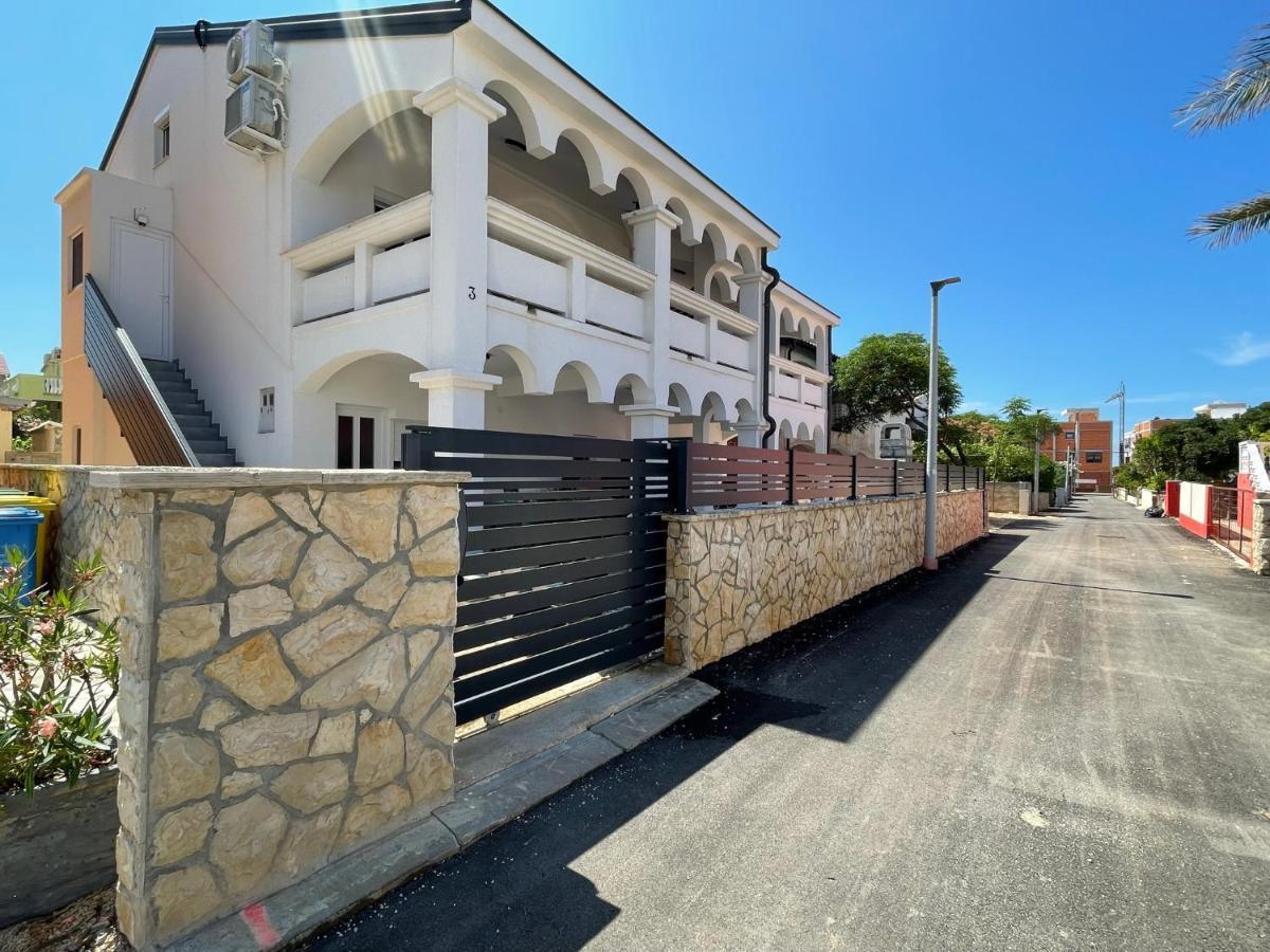 Apartmenthouse Ines วีร์ ภายนอก รูปภาพ