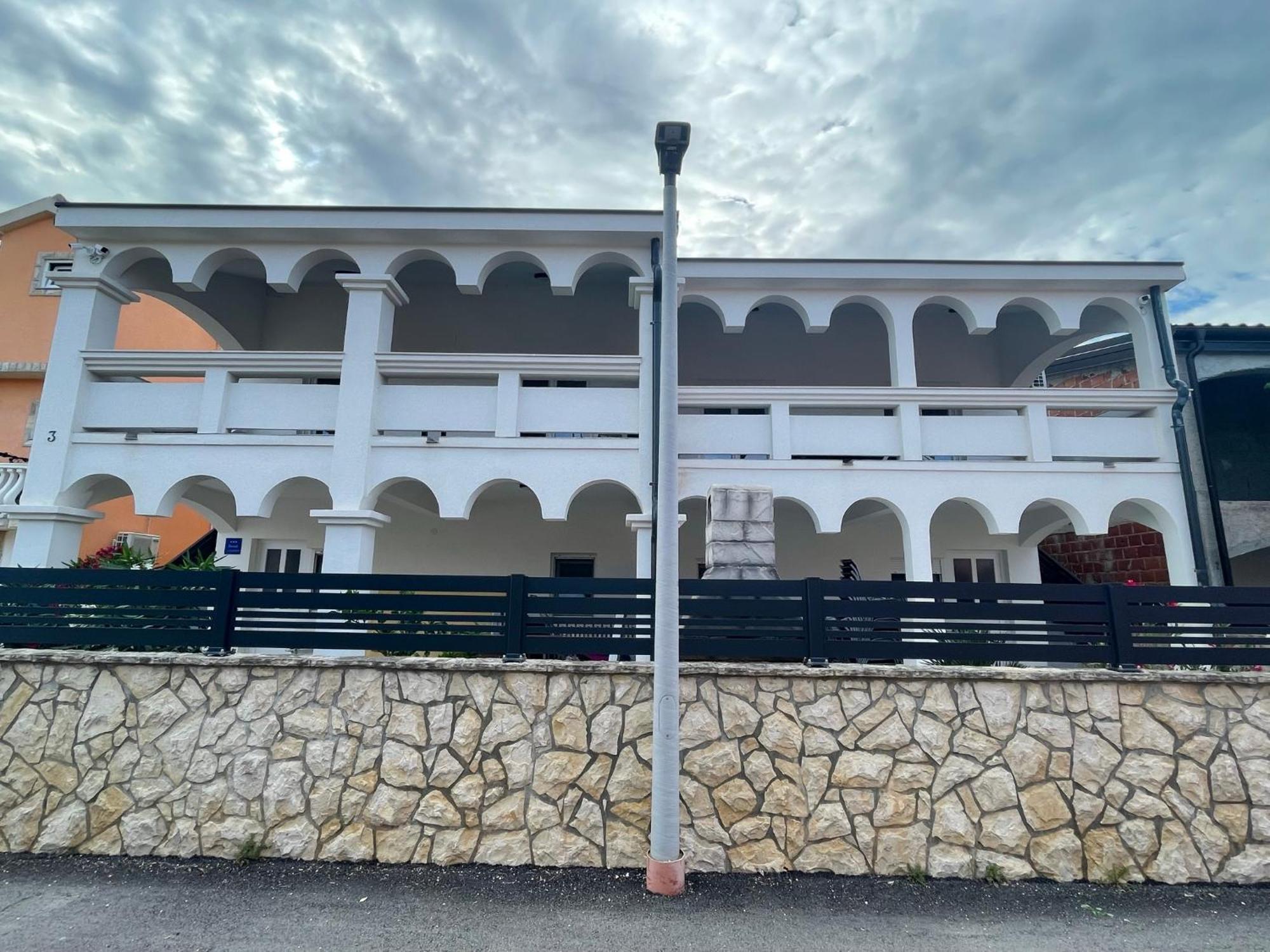 Apartmenthouse Ines วีร์ ภายนอก รูปภาพ