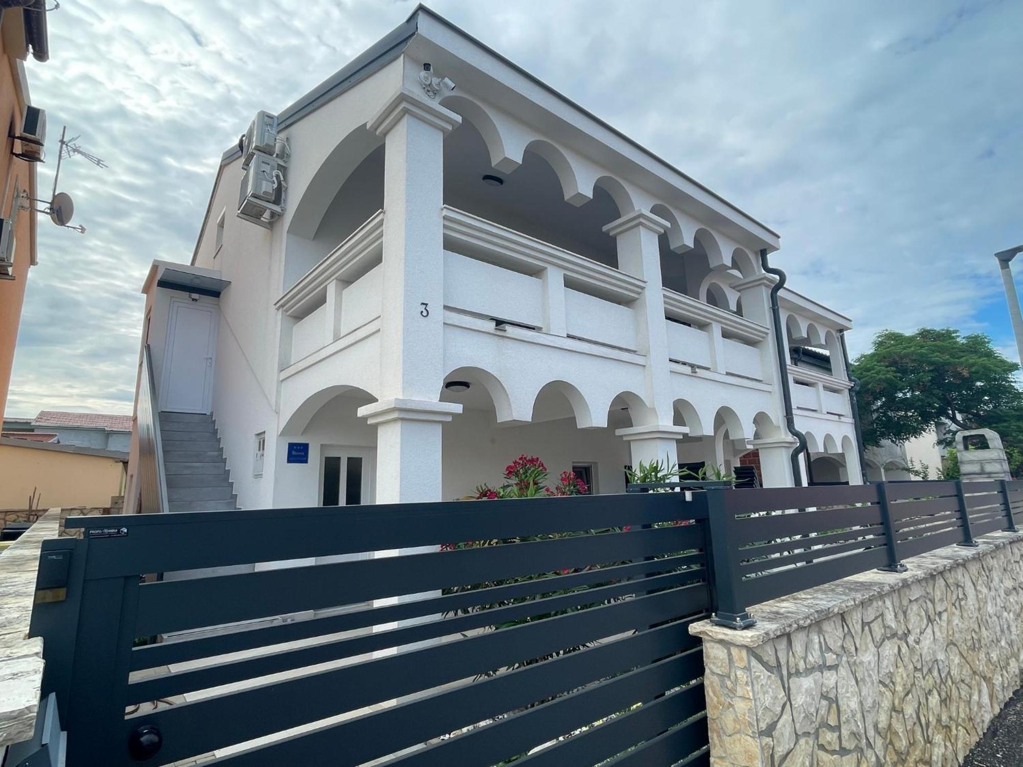 Apartmenthouse Ines วีร์ ภายนอก รูปภาพ