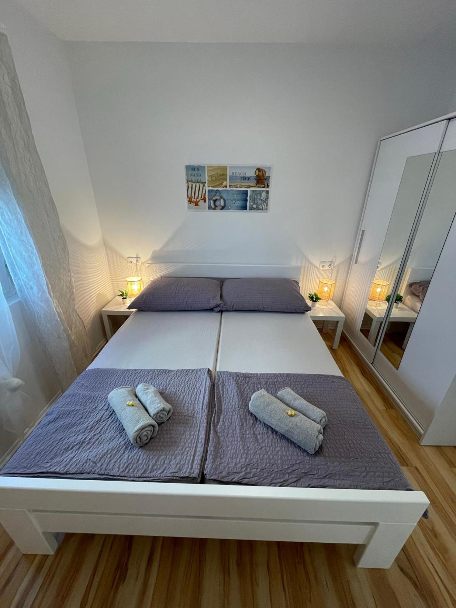 Apartmenthouse Ines วีร์ ภายนอก รูปภาพ