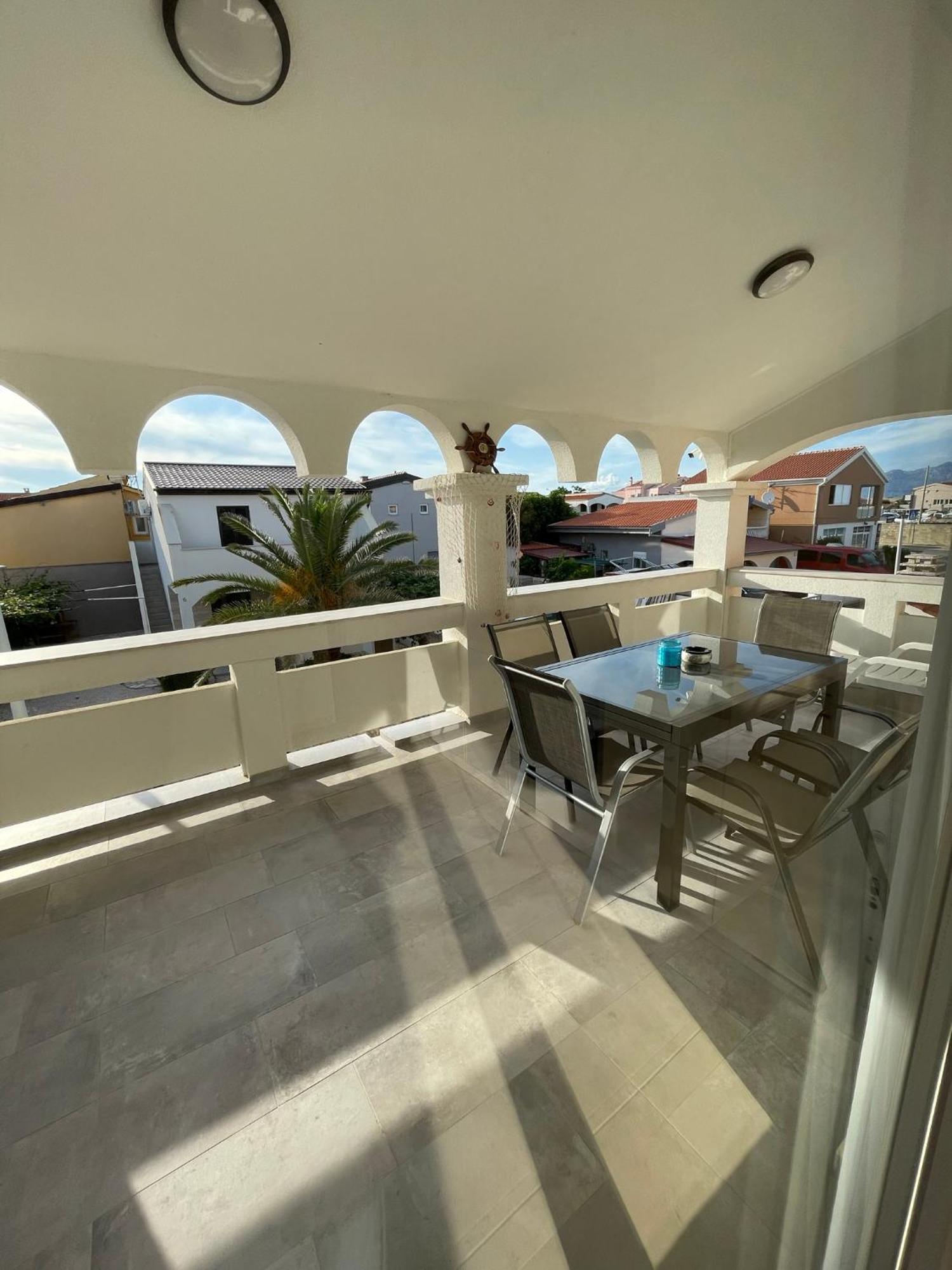 Apartmenthouse Ines วีร์ ภายนอก รูปภาพ
