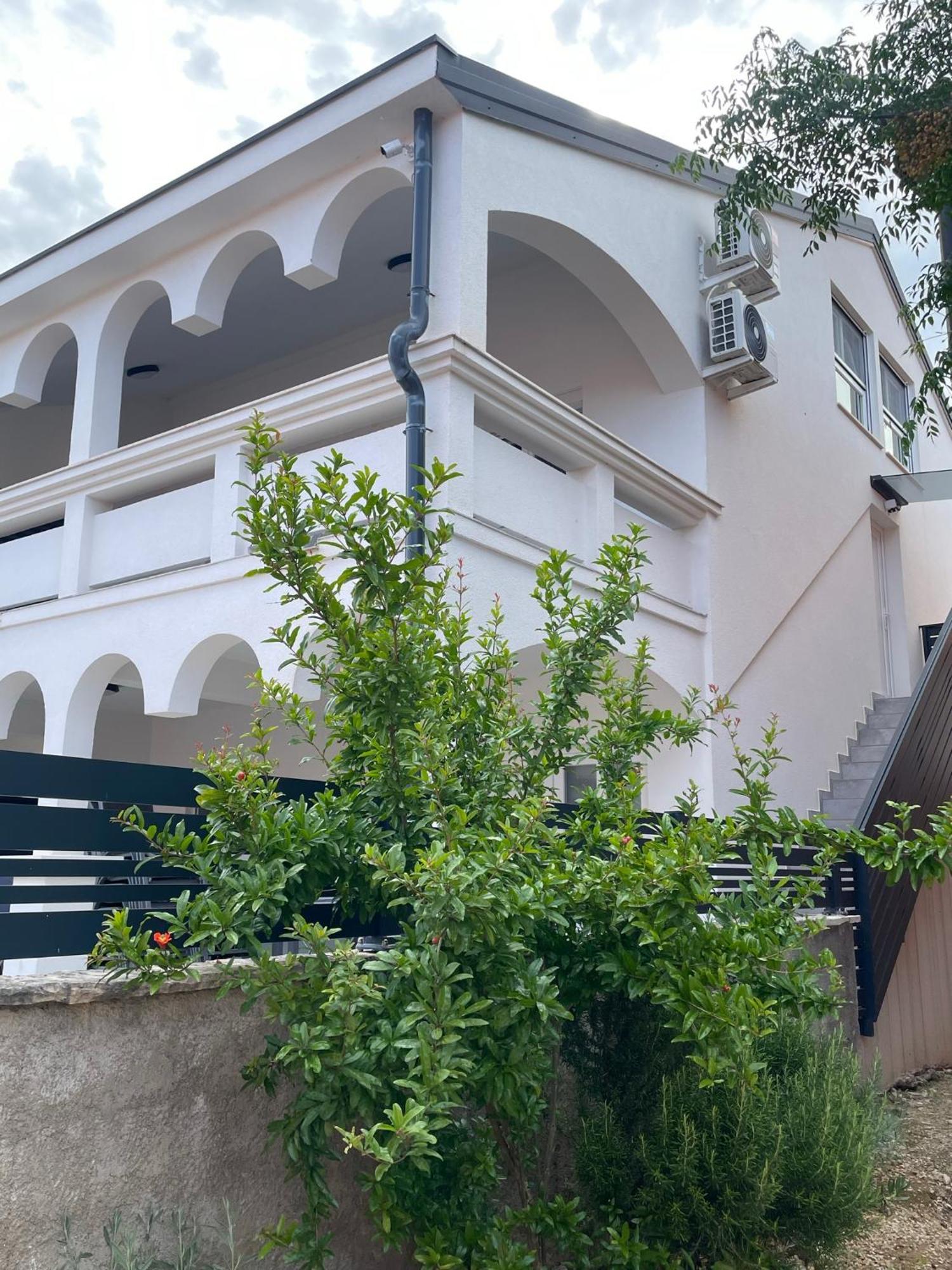 Apartmenthouse Ines วีร์ ภายนอก รูปภาพ